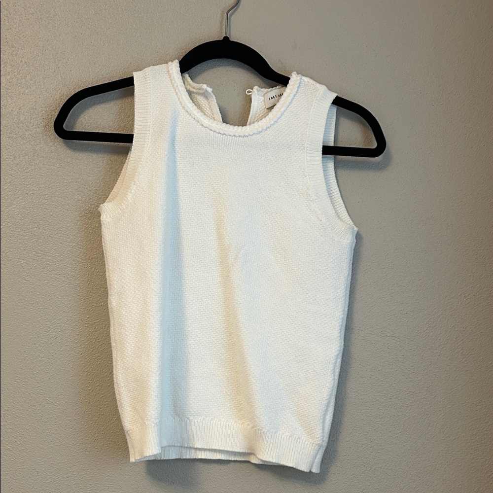 Chic White Sleeveless Tank Top